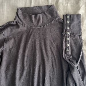 🖤 CLOSET CLEAR OUT 🖤 NWT Free People Mock-neck Long Sleeve Top
